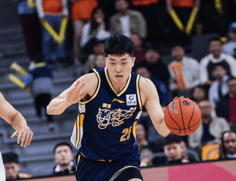 LOL电竞外围-杜锋重新把张皓嘉激活了！防守顶威尔逊效果拉满，有点用了！